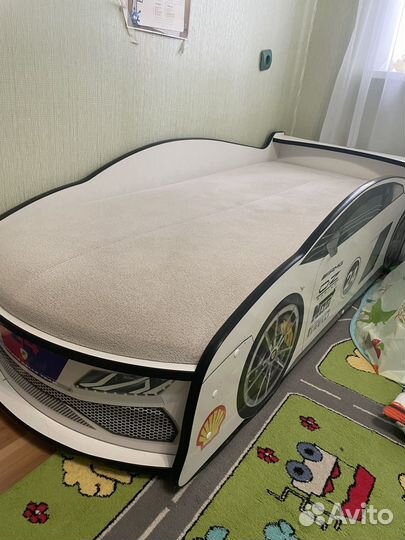 Детская кровать машинка