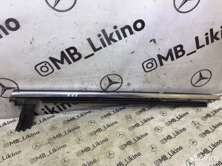 Молдинг стекла задний правый Mercedes Cls-Class