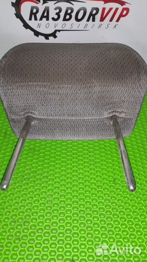 Подголовник сиденья передний правый Mazda Familia