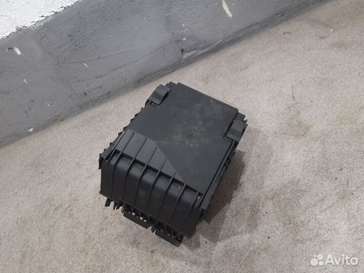 Блок предохранителей для Volkswagen Passat B6