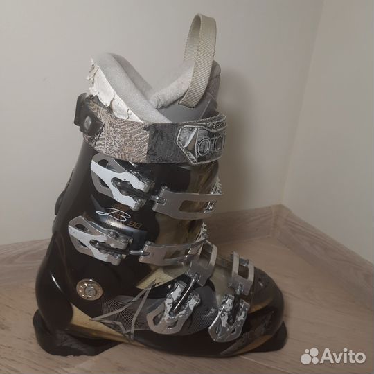 Горнолыжные ботинки Atomic. Р-р 40 (27 см)