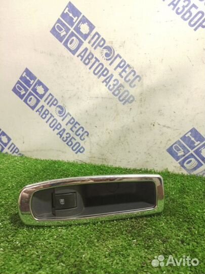 Кнопка стеклоподъемника задняя левая Renault