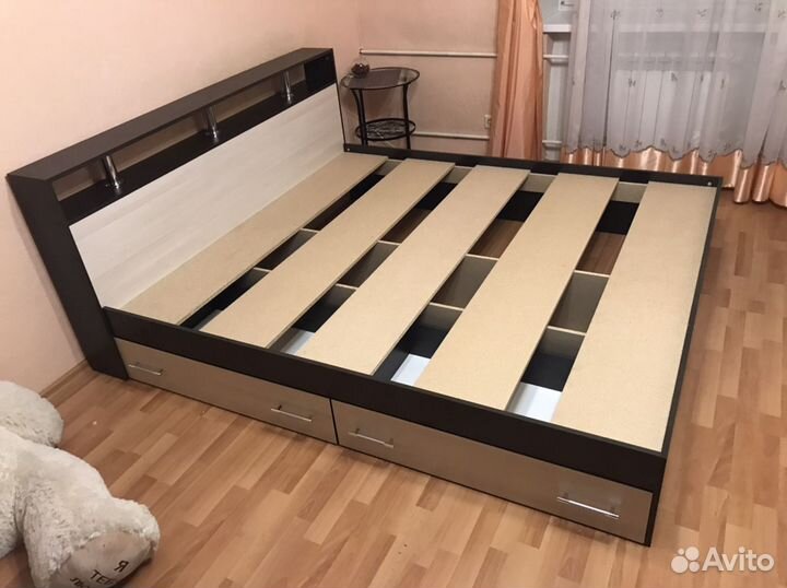 Кровать