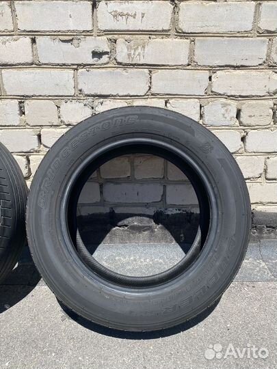 Bridgestone Dueler H/T 843 215/60 R17 96H