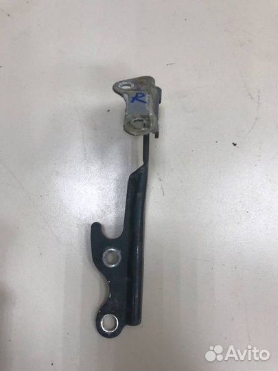 Петля капота правая Toyota Corolla
