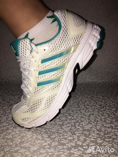 Кроссовки adidas