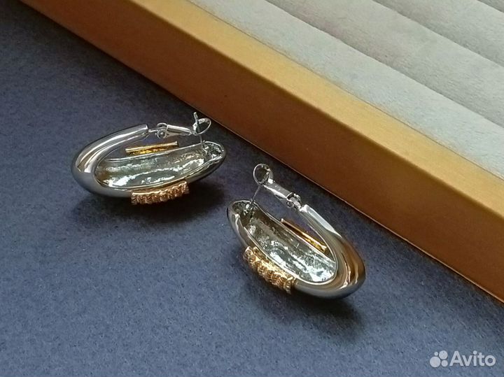 Серьги стильные