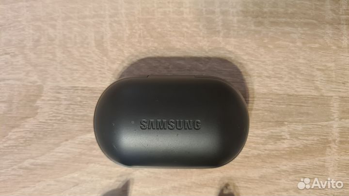 Беспрводные наушники Samsung Gear IconX