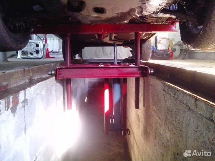 Домкрат для смотровой ямы (ямная траверса)