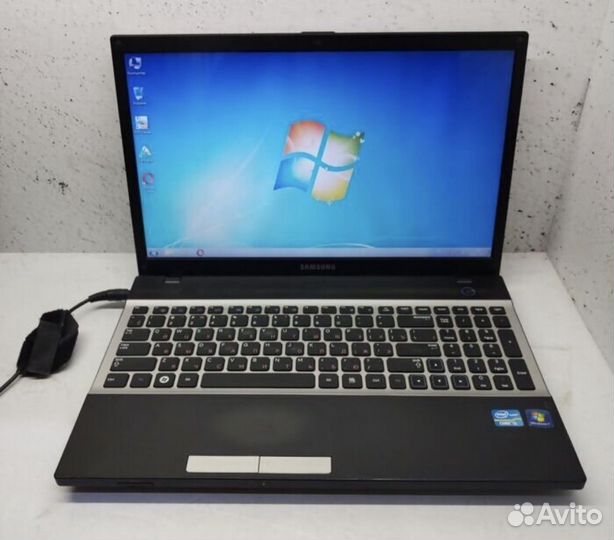 Ноутбук Samsung NP300 на intel core i5