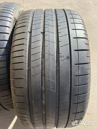 Pirelli P Zero PZ4 285/40 R22 и 325/35 R22