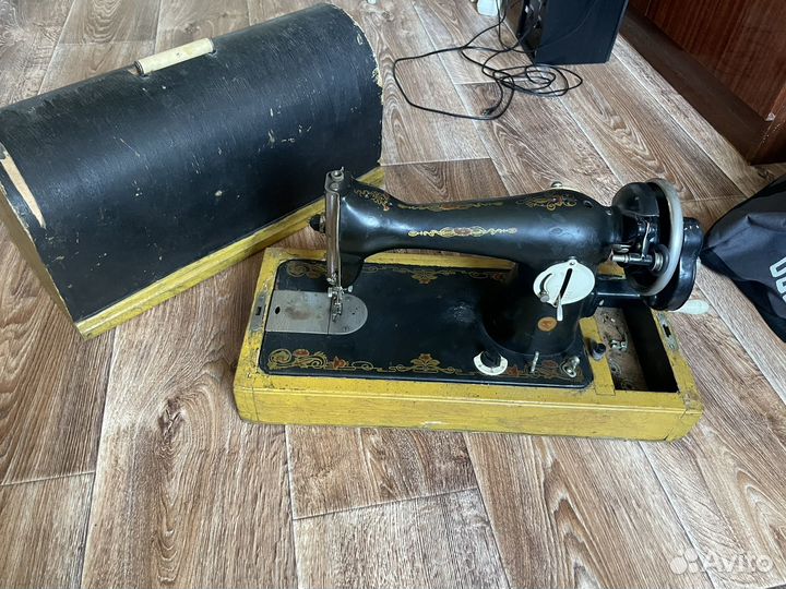 Швейная машинка ручная СССР