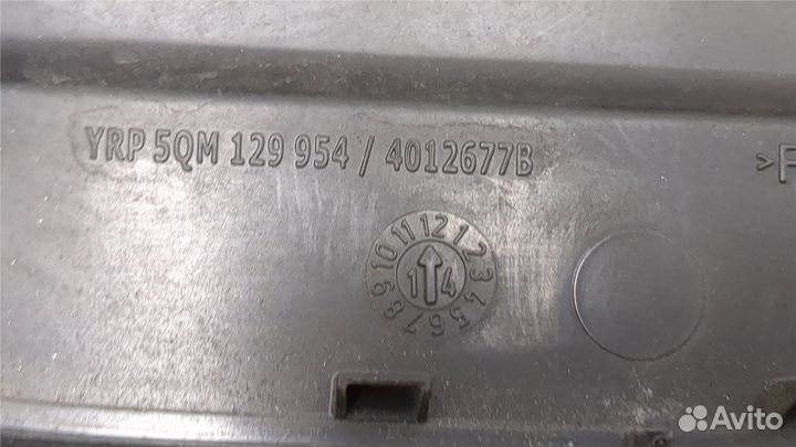 Обшивка моторного отсека Volkswagen Golf 7, 2015