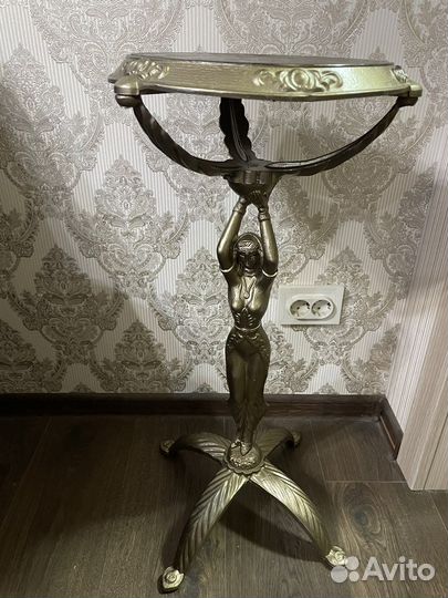 Крфейный столик нимфа