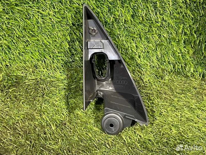 Накладка декоративная прав. перед. audi S7 sportba