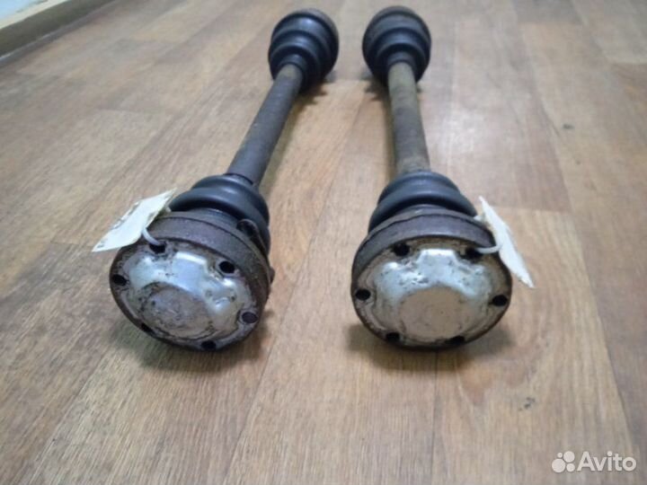 Привод (полуось, приводной вал) задний Mercedes