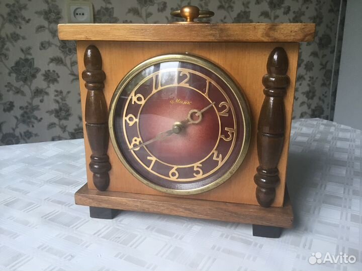 Настольные часы и будильники СССР