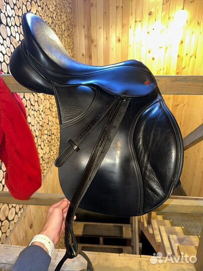 Конкурное седло троеборное универсальное