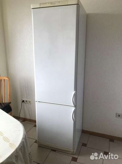 Холодильник бу Electrolux ER9002B