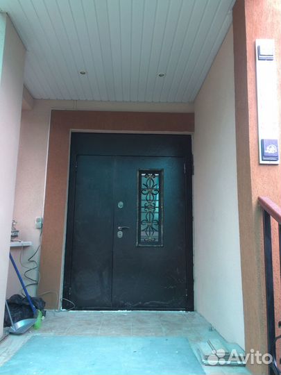 Дверь входная со стеклопакетом