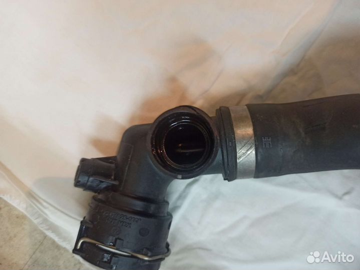 Патрубок системы охлаждения (Audi Q5 FY)