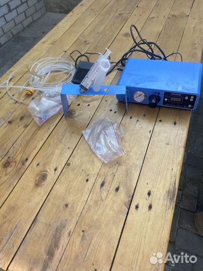 Дозатор для полимерных смол