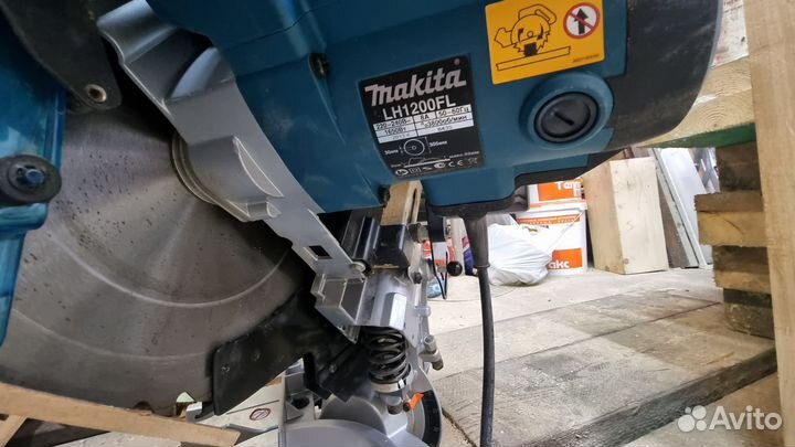 Торцовочная пила makita lh1200fl