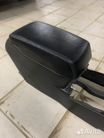 Подлокотник Subaru Legacy Outback B14 BR BM