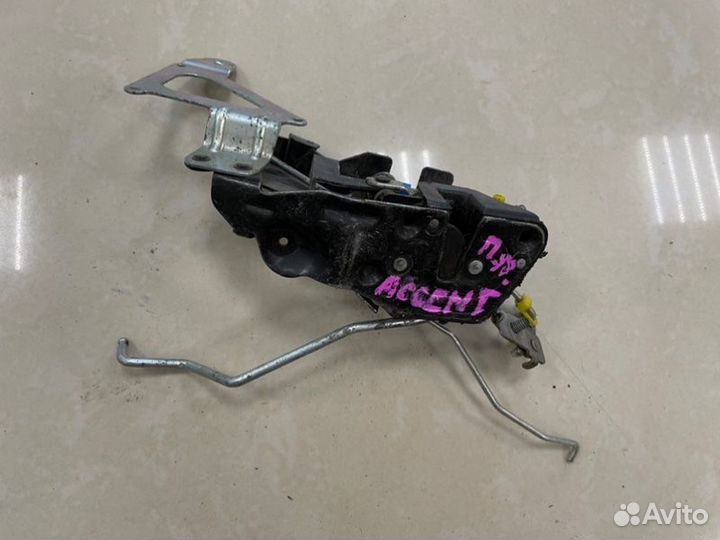 Замок боковой двери передний правый Hyundai Accent