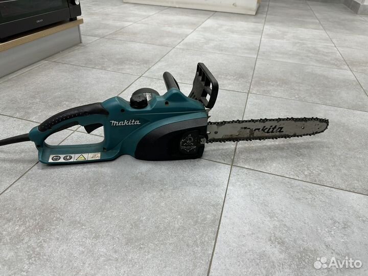 Цепная пила makita UC3020A