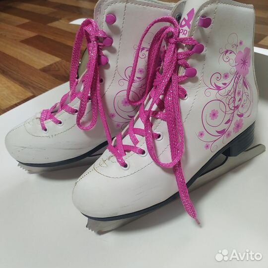 Коньки фигурные рр 35