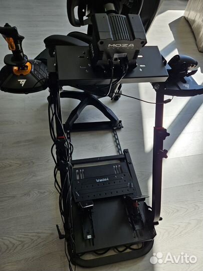 Стойка игрового руля Mooby с креслом и Анти-откат