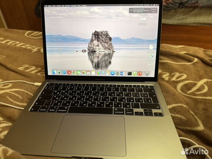 MacBook Air 13 (Retina, 13-inch, 2020)