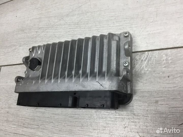 Эбу двс Toyota Auris хэтчбек 2ZR-FXE 2013