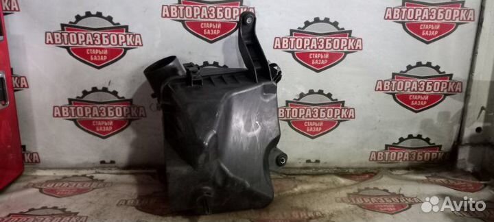 Корпус воздушного фильтра Toyota Mark X GRX125