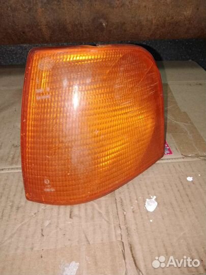 Поворотник передний левый Audi 100c3 44