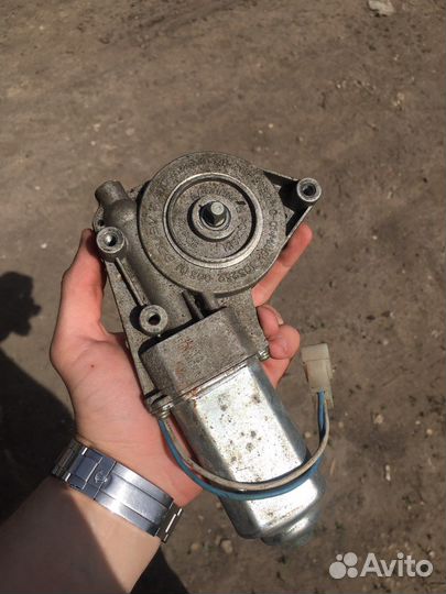 Моторчик стеклоподъемника ваз