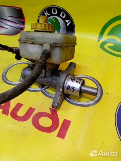 Главный тормозной цилиндр Skoda Octavia Tour