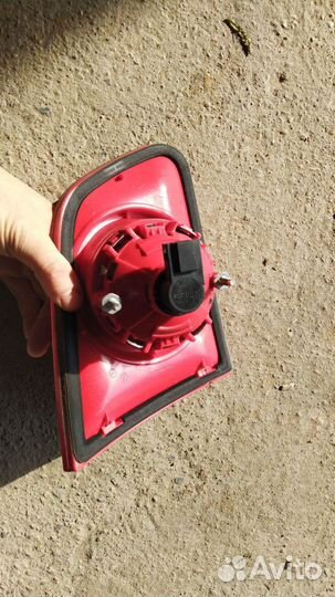 Фонарь крышки багажника правый Volkswagen Passat B