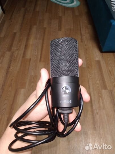 Студийный микрофон Fifine K669