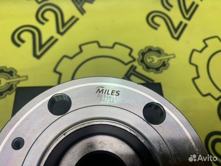 Ступица передняя Volkswagen Polo 2000