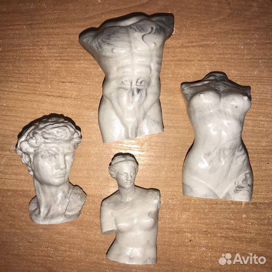 Фигурки в мраморной заливке