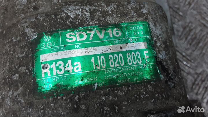 Компрессор кондиционера Volkswagen Bora 2000