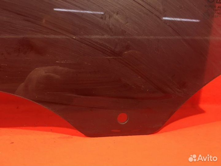 Стекло двери заднее левое Kia Sportage KM G4GC 2.0