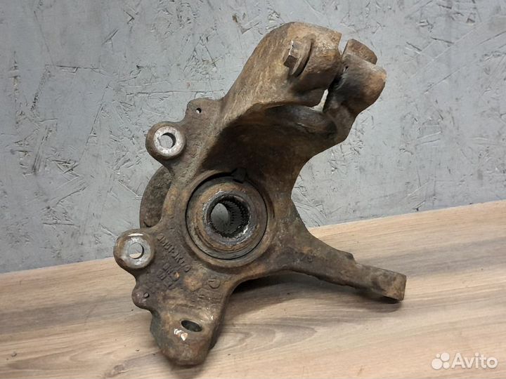 Кулак поворотный правый Ford Focus II (2005—2008)