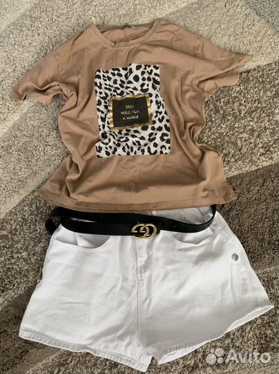 Летние женские вещи и белые босоножки