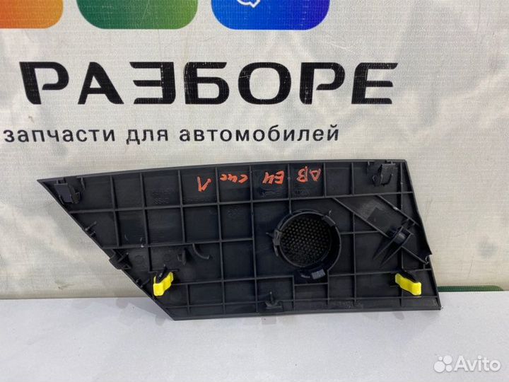 Крышка динамика на торпедо левая Toyota Avensis