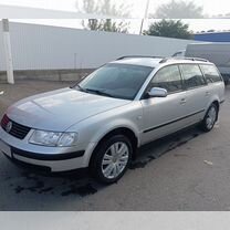 Volkswagen Passat 1.6 MT, 2000, 380 000 км, с пробегом, цена 480 000 руб.