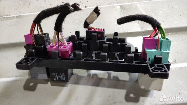 Блок реле электронный Audi A4 B7 седан ALZ 127366