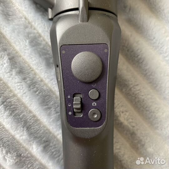 Трехосевой стабилизатор для смартфона